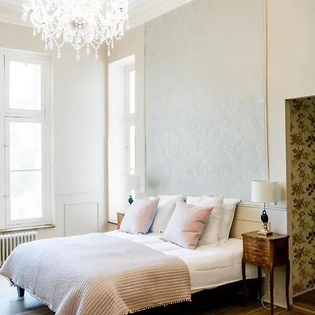 Апартаменты Chateau Saint-joseph, Grand 4 Etoiles En Pleine Nature Mazerolles-du-Razes