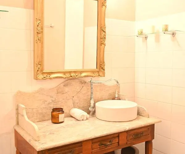 Apartment Chateau Saint-joseph, Grand 4 Etoiles En Pleine Nature *