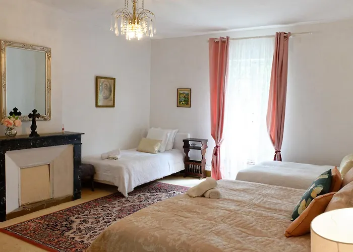 Apartment Chateau Saint-joseph, Grand 4 Etoiles En Pleine Nature